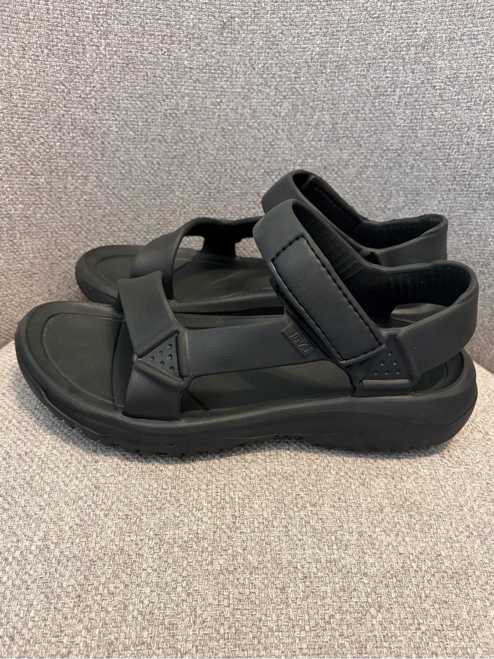 TEVA - women’s size 9 Hurricane Drift Sandal in black.